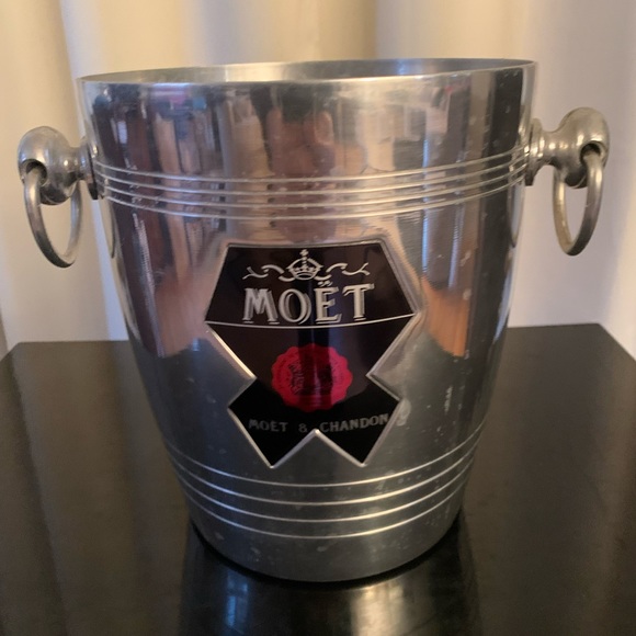 Vintage MOËT CHANDON Champagne/Wine bucket - Picture 1 of 7